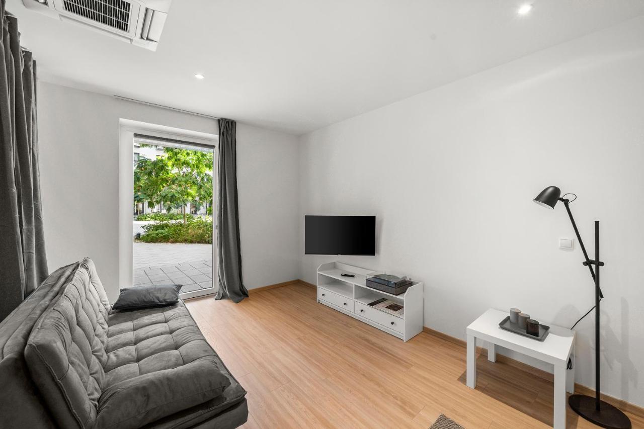Vibestudio 404 - Central - Ac - Near Parking Apartment